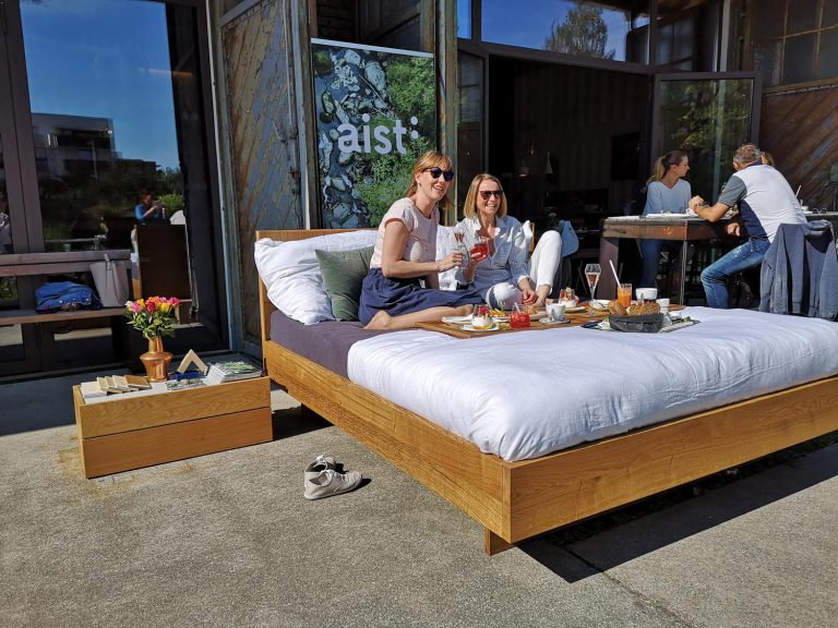 Stories Aist Möbel Brunch im Bett / Event Panzerhalle